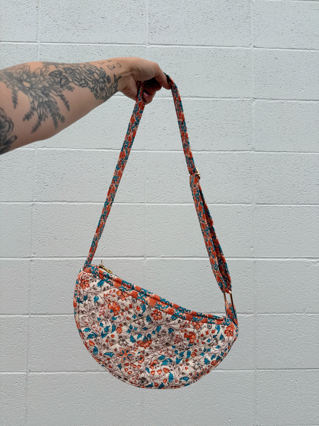 Sunny Stroll Quilted Crossbody