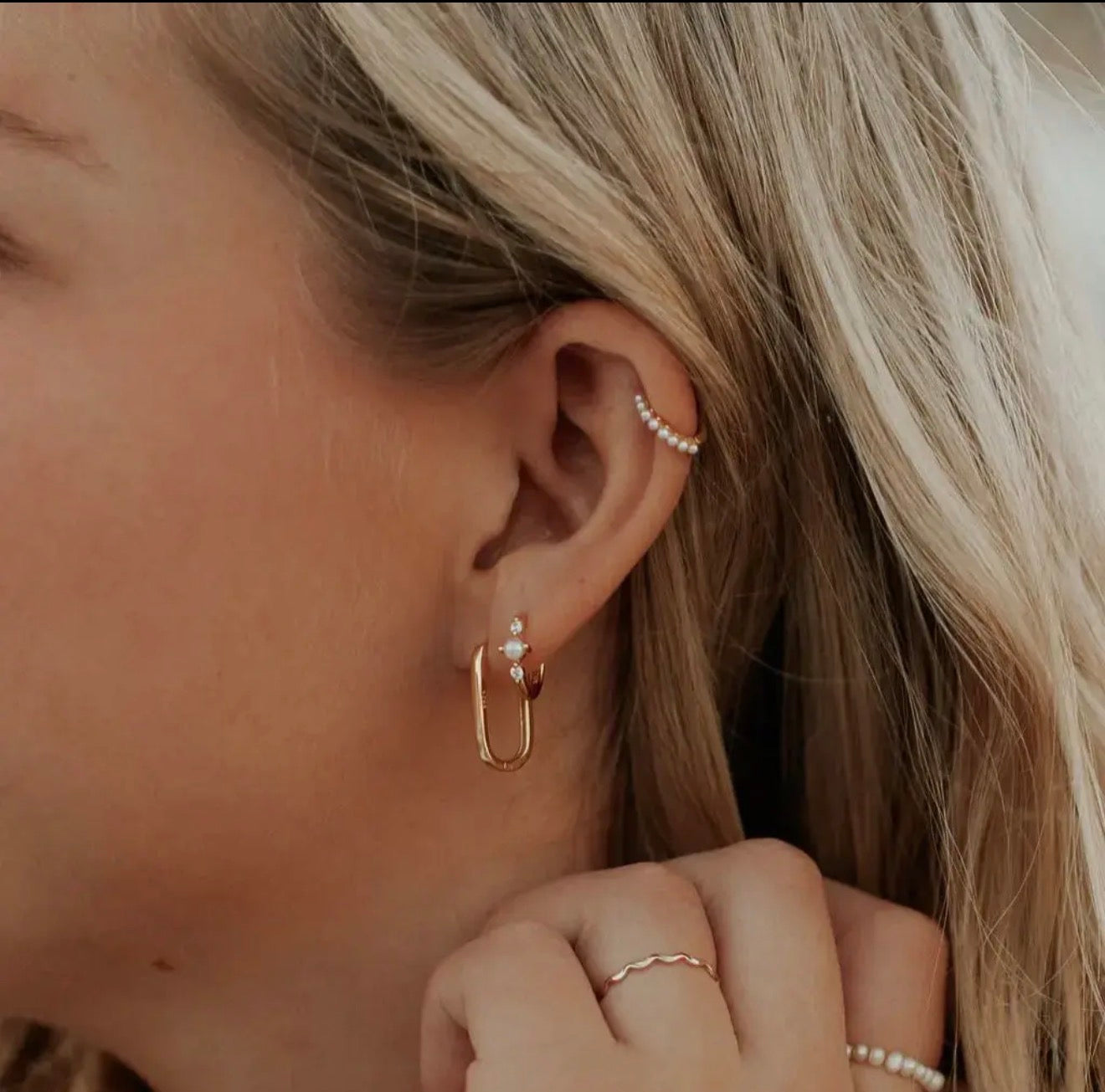 Mauve Avery Gold Hoops