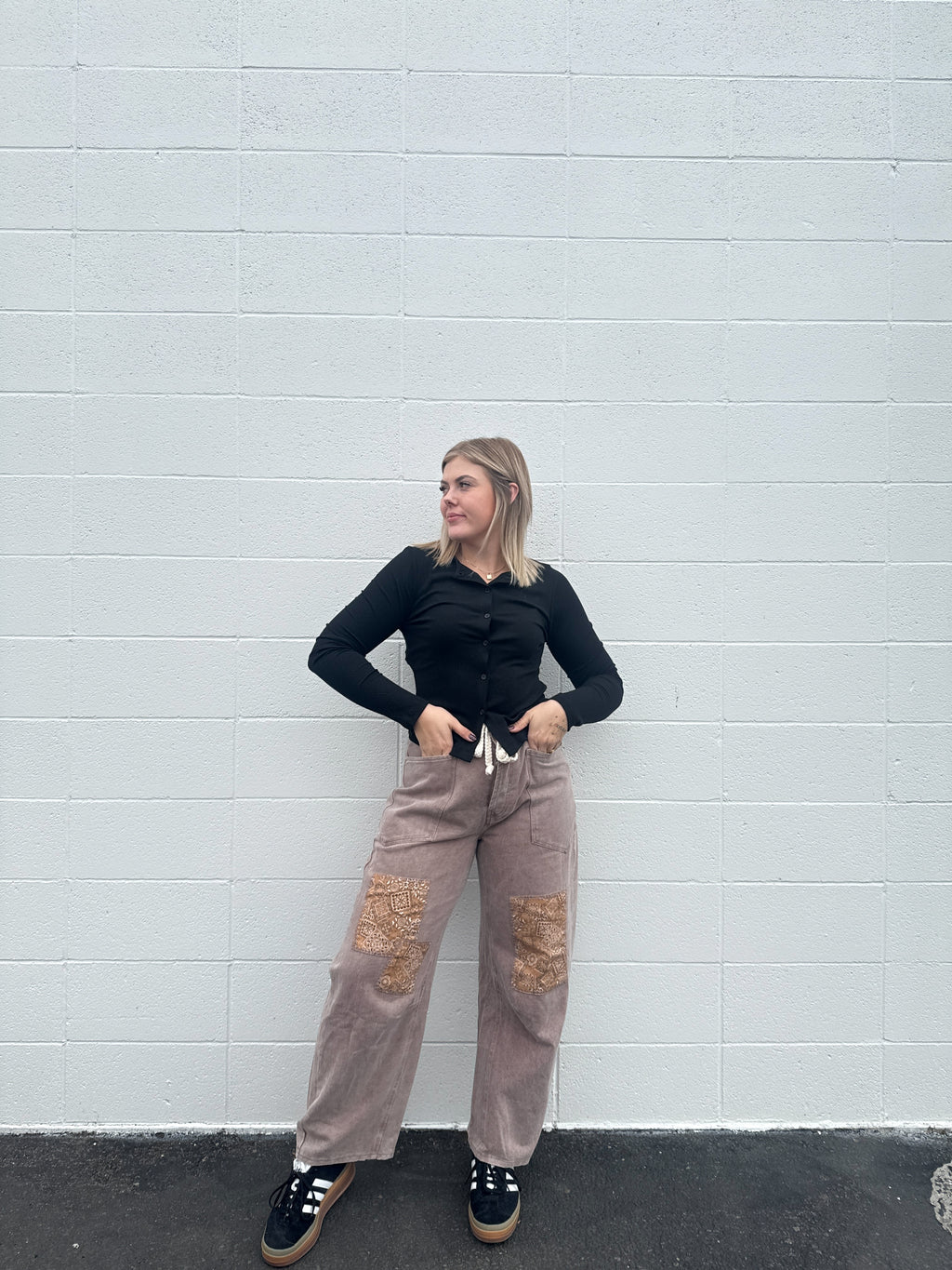 Bandana Patch Barrel Jeans