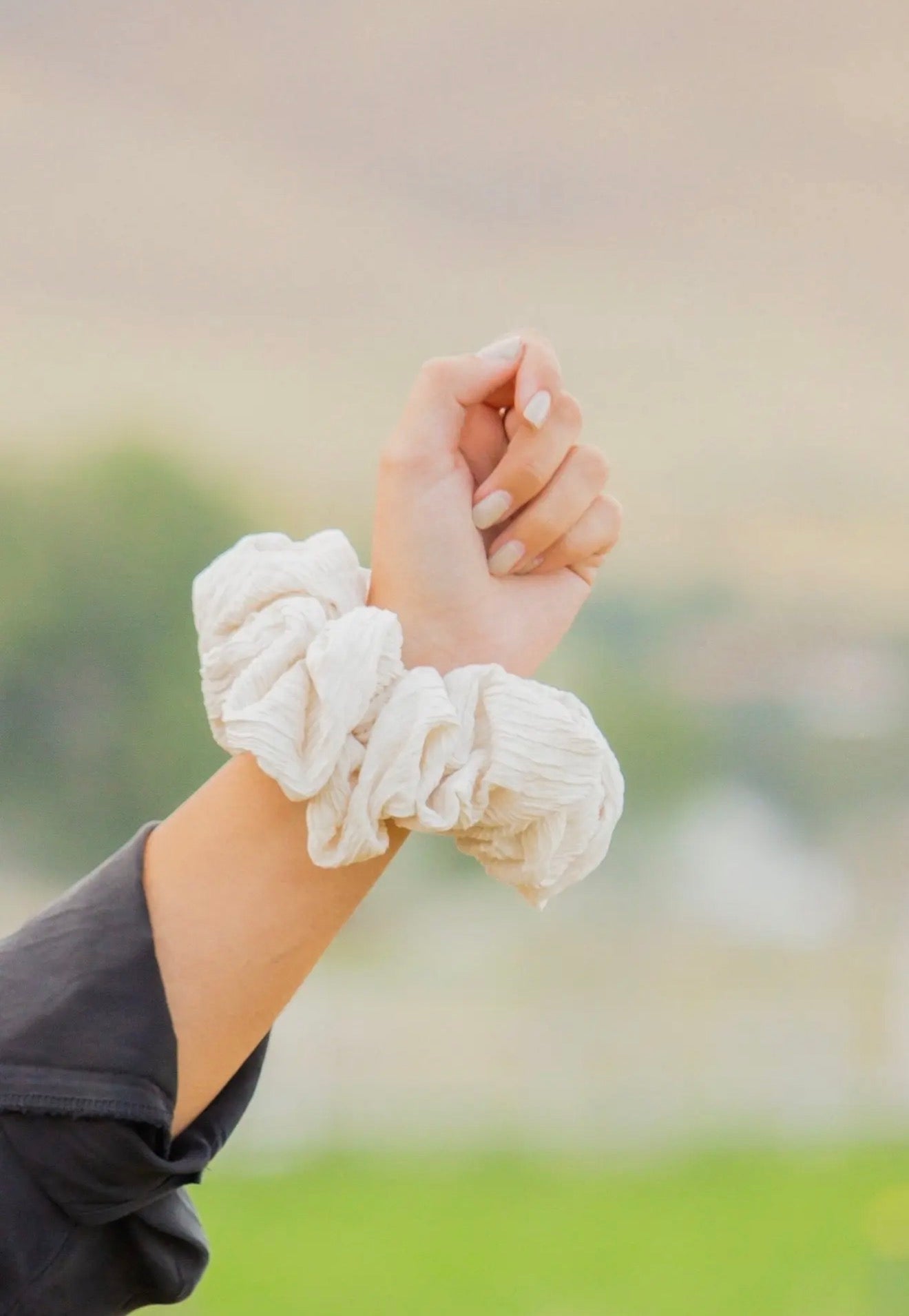 Magnolia Jumbo Scrunchie