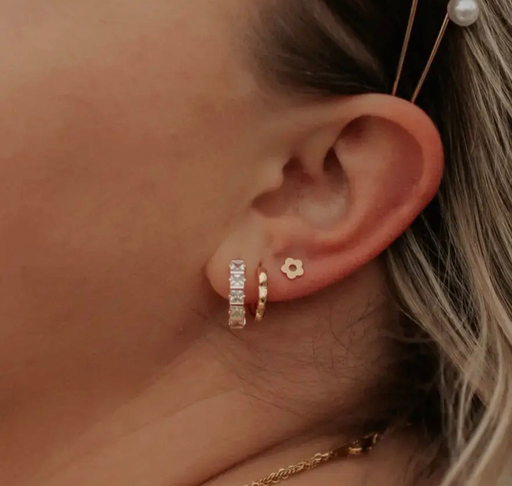 Mauve Flower Flat Back Studs