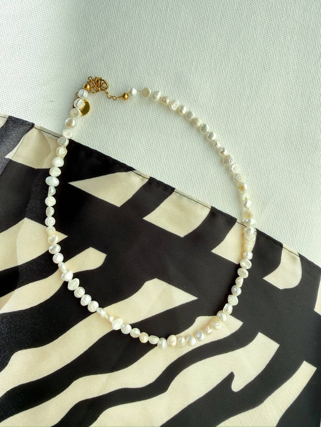 The It Girl Pearl Necklace