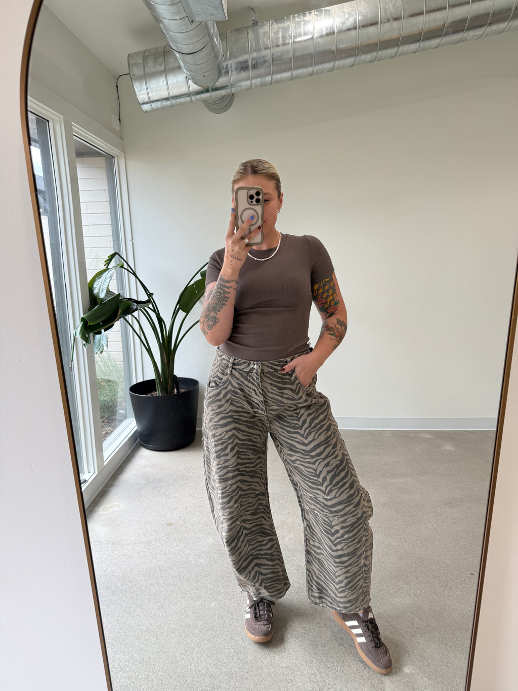 Mid Rise Zebra Barrel Jeans