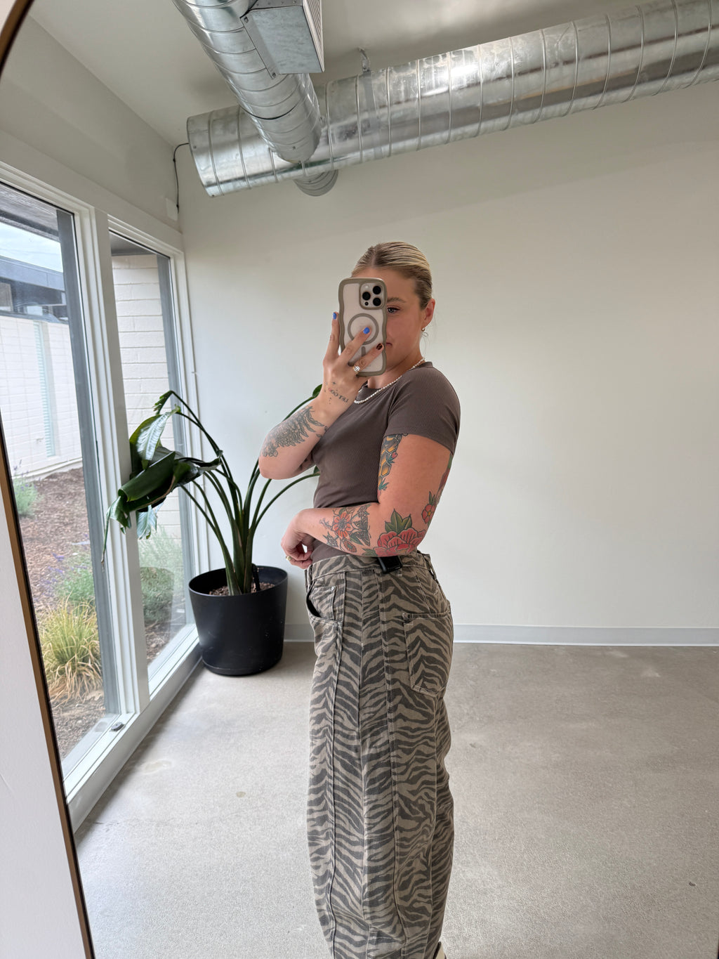 Mid Rise Zebra Barrel Jeans