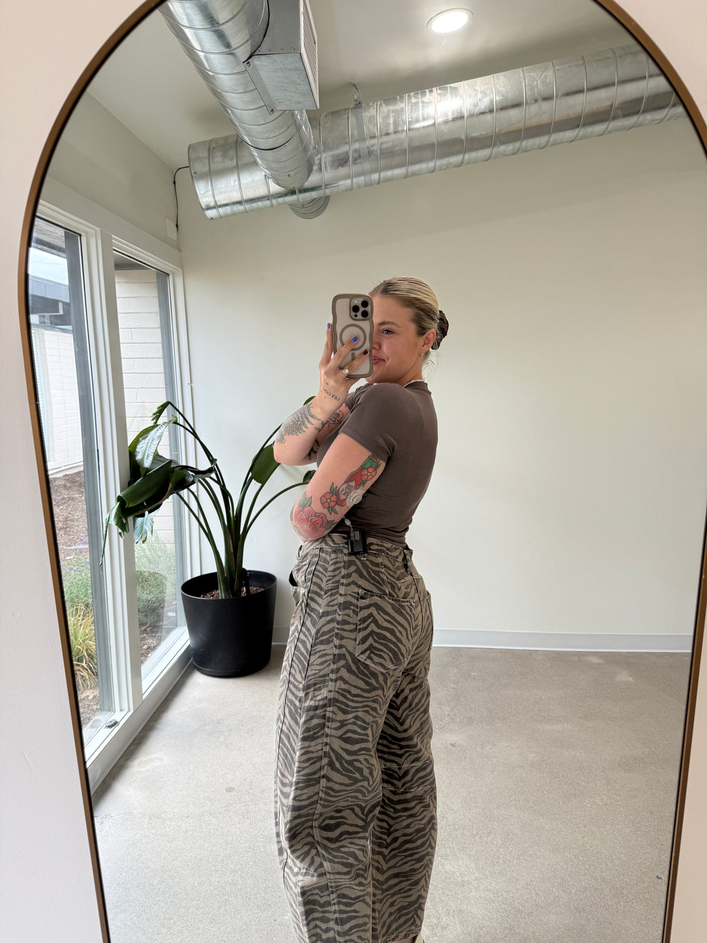 Mid Rise Zebra Barrel Jeans