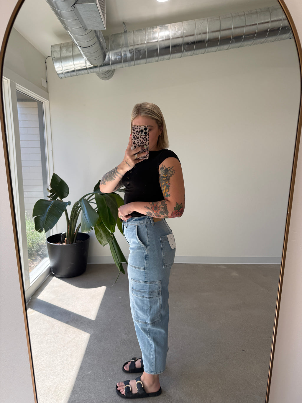 Mid Rise Barrel Cargo Jeans