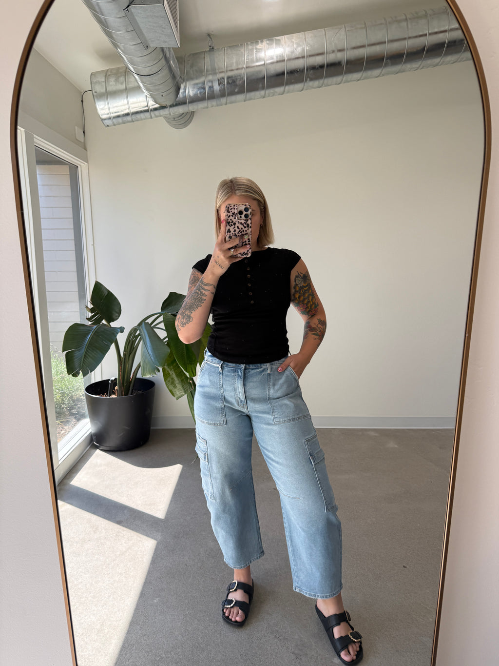 Mid Rise Barrel Cargo Jeans
