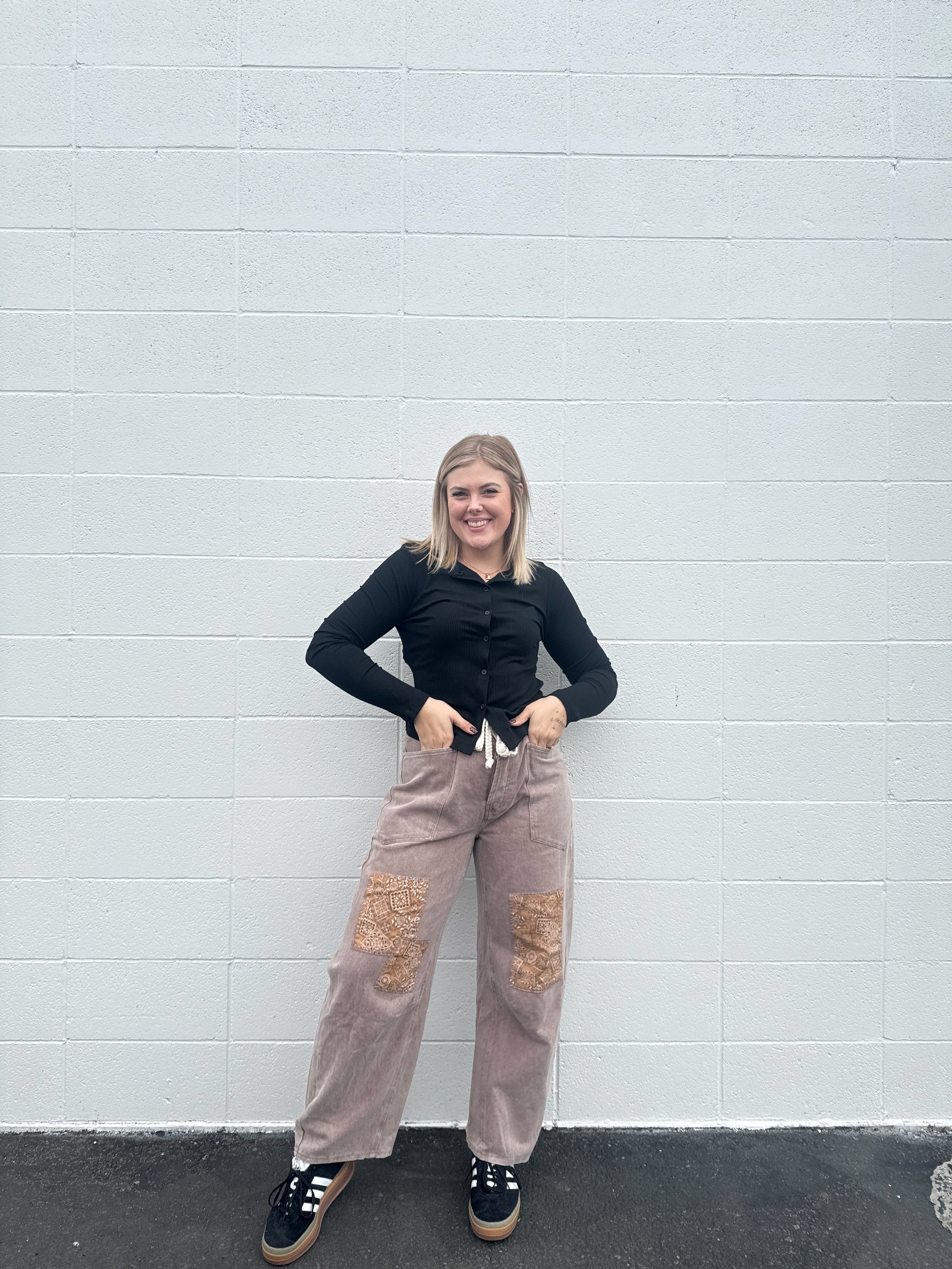 Bandana Patch Barrel Jeans