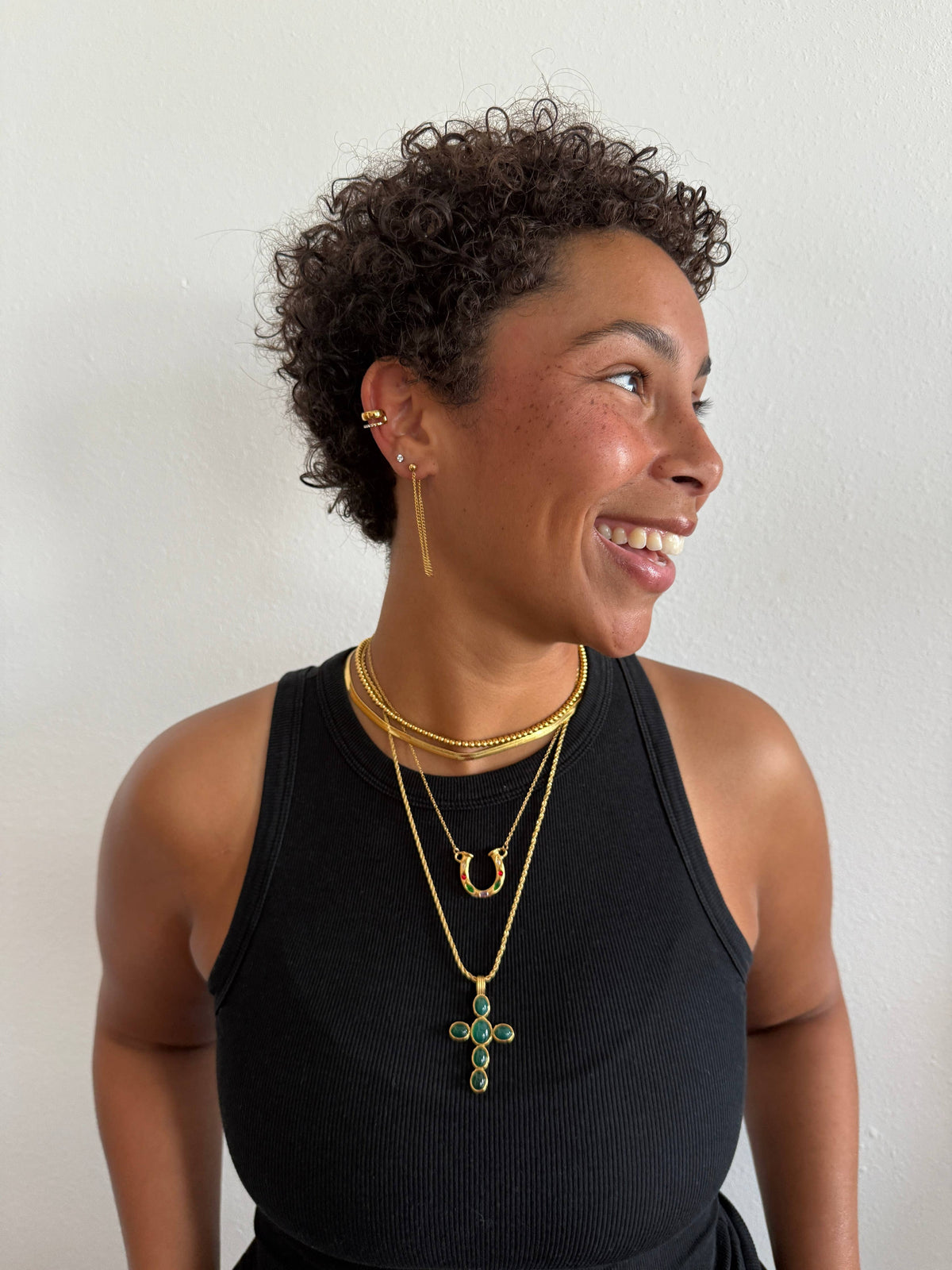 Lainey Crystal Horseshoe Necklace || Gold