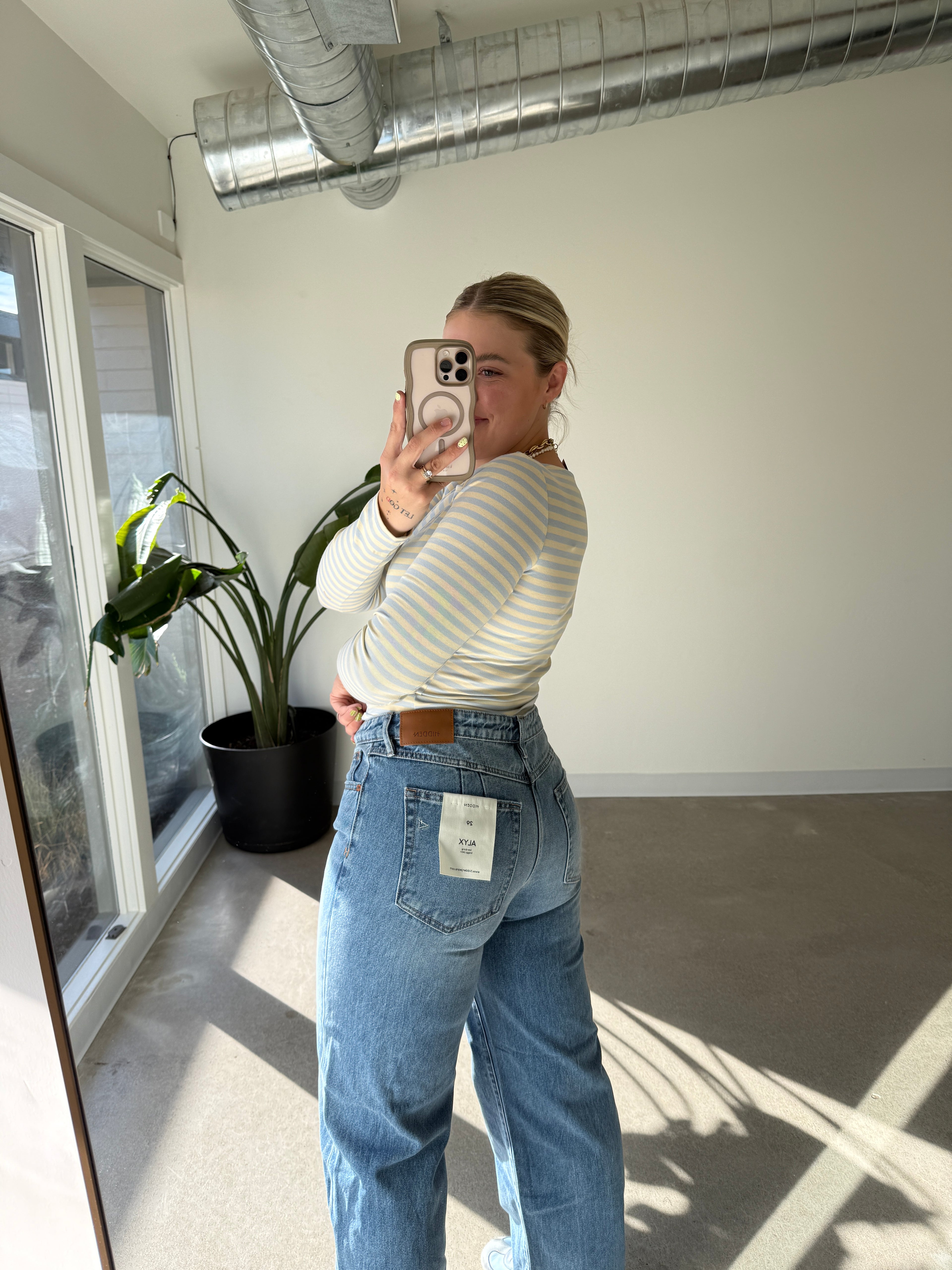 Medium Wash Low Rise Baggy Jeans