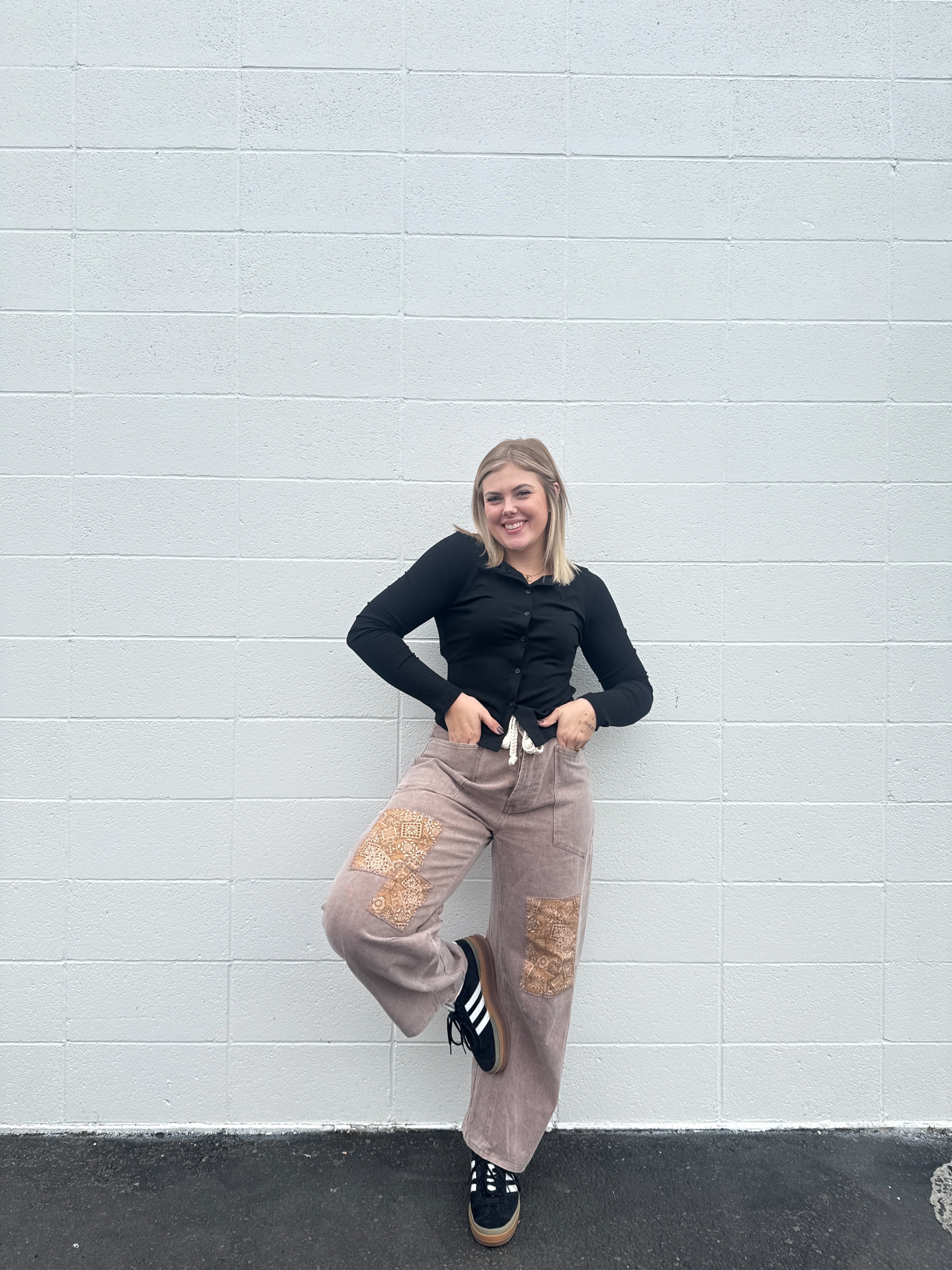 Bandana Patch Barrel Jeans