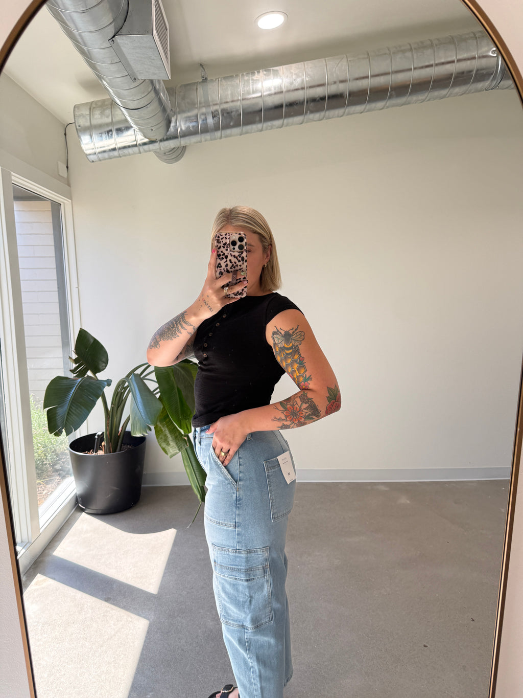 Mid Rise Barrel Cargo Jeans