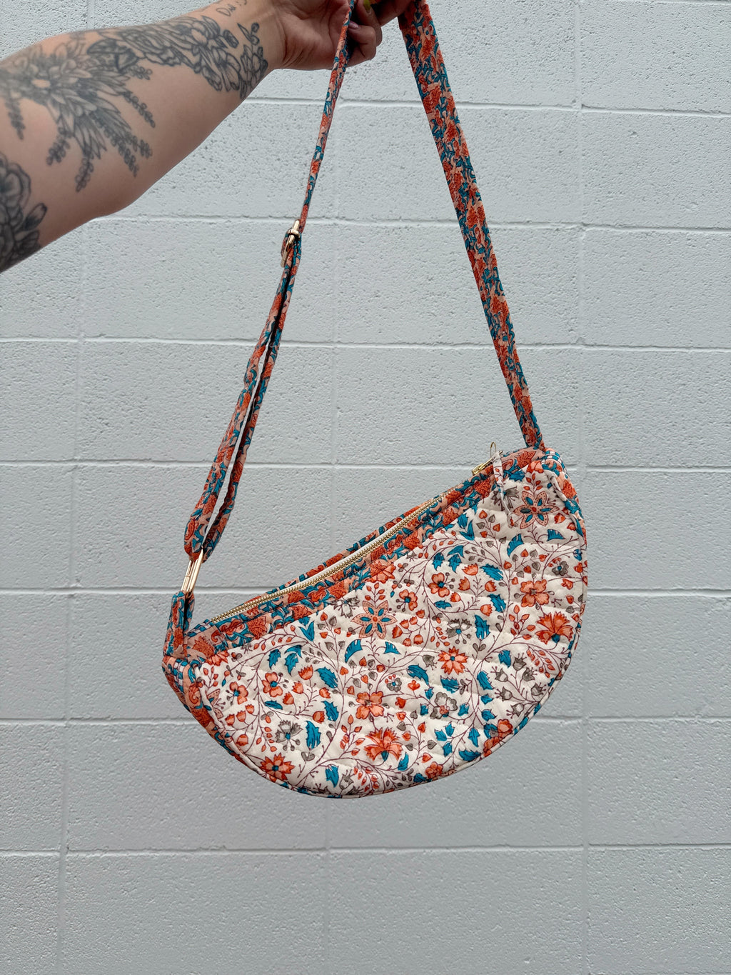 Sunny Stroll Quilted Crossbody