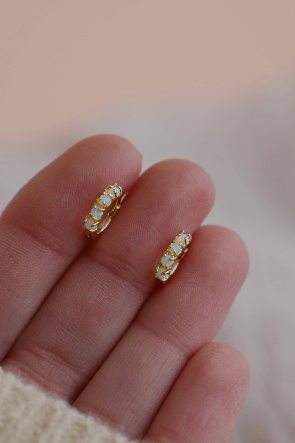 OPALITE HUGGIES