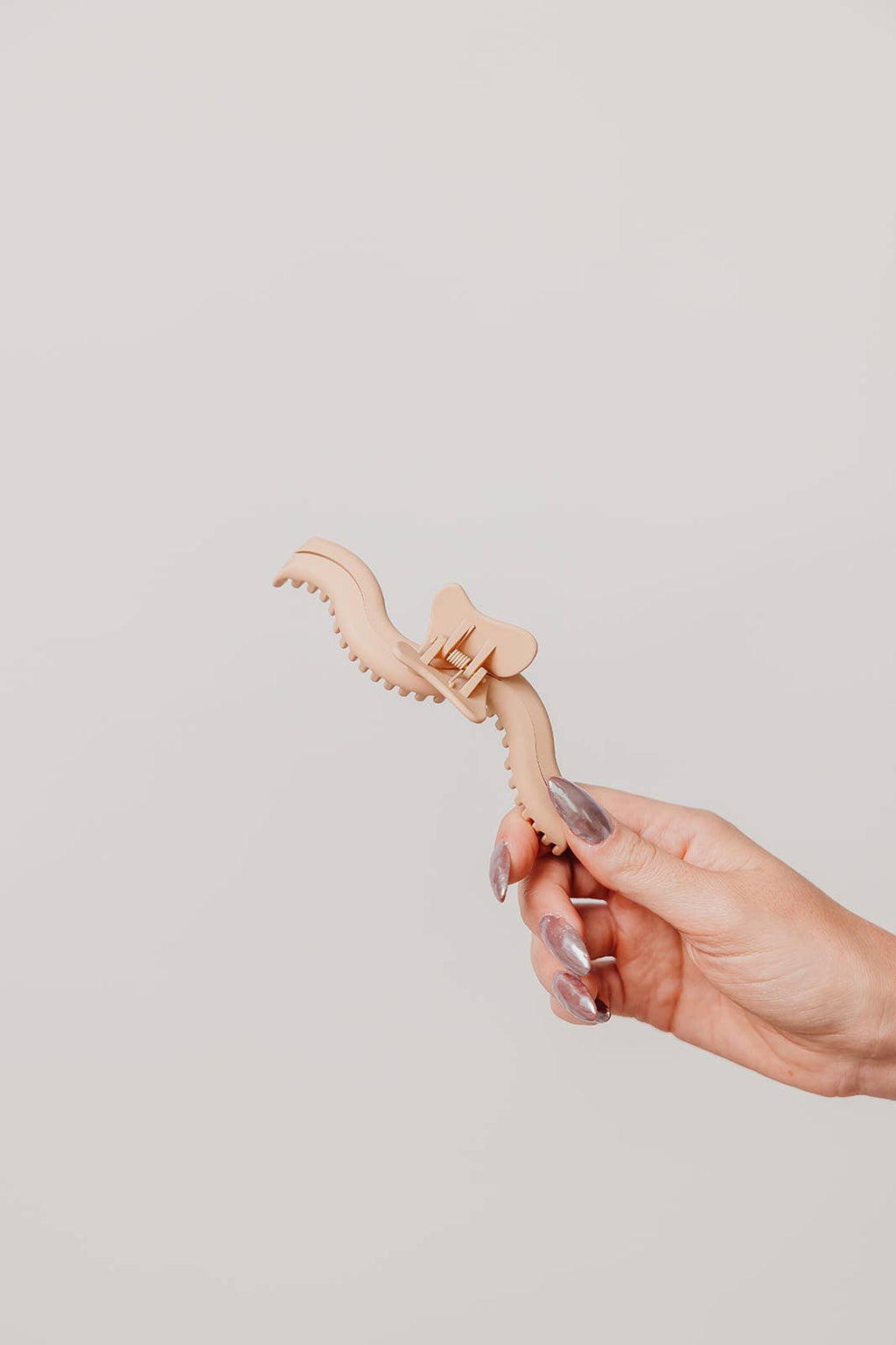 Kaxi Wavy Hold Everything Claw