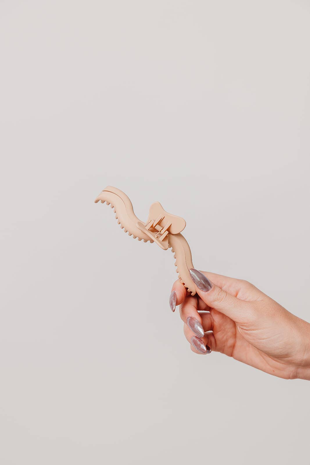 Kaxi Wavy Hold Everything Claw